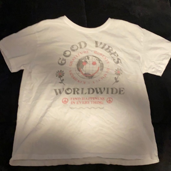 Hollister “good vibes world wide” white tee-size small - Picture 1 of 3